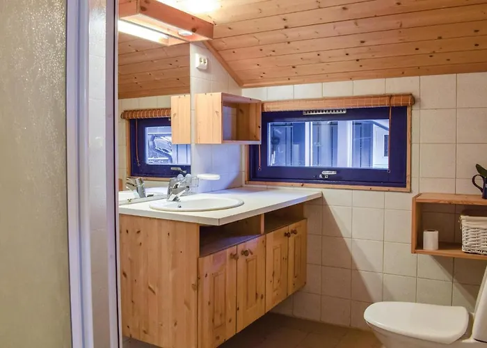 Semesterbostad Lovely In With Sauna