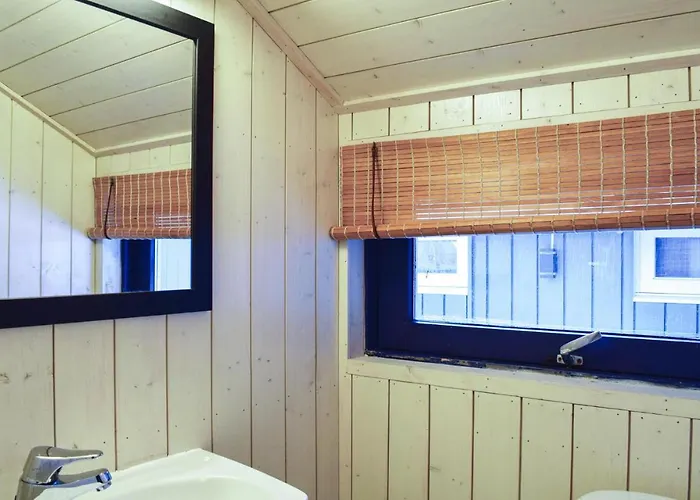 Semesterbostad Lovely In With Sauna